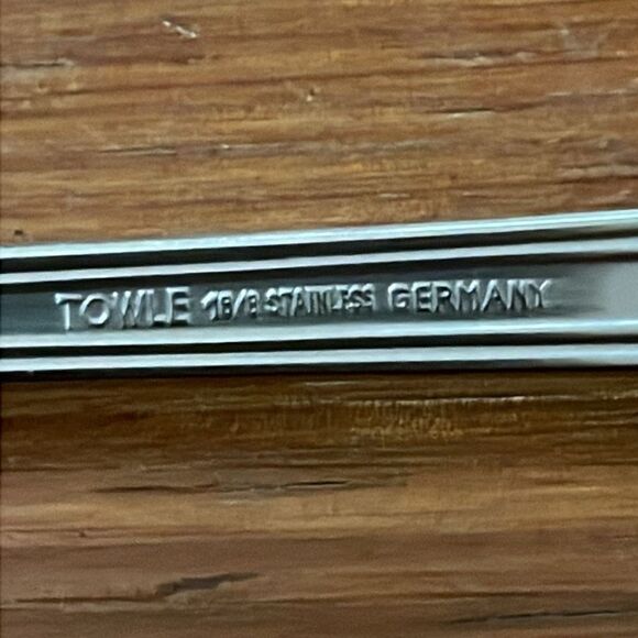 Towle Colonial Plume Stainless Serving Spoon Tablespoon 8 5/8" Discontinued - Picture 2 of 7